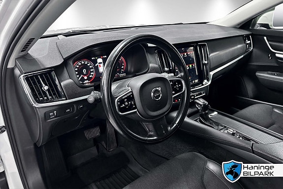 Volvo V90 Cross Country 17 of 30