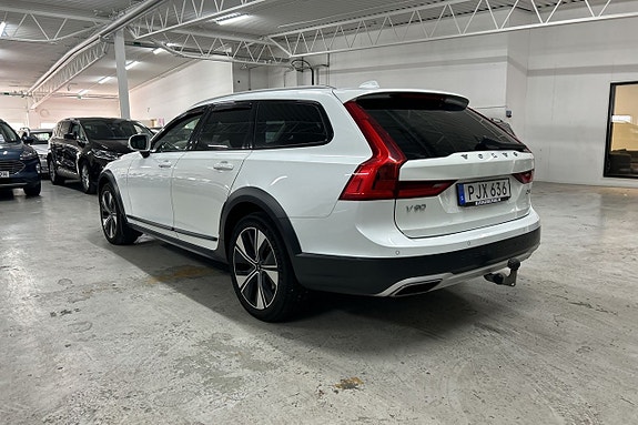 Volvo V90 Cross Country 9 of 30
