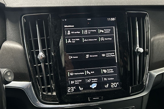 Volvo V90 Cross Country 13 of 30