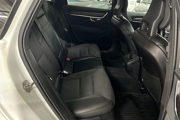 Volvo V90 Cross Country 19 of 30