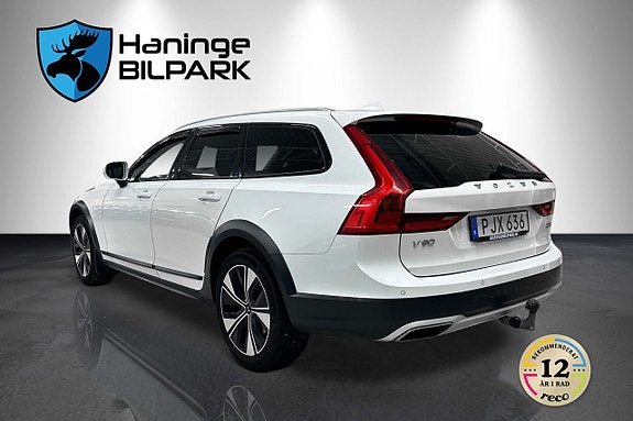 Volvo V90 Cross Country 9 of 30