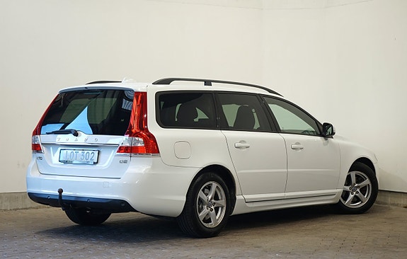 Volvo V70 4 of 10