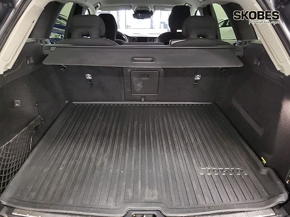Volvo XC60 16 of 22