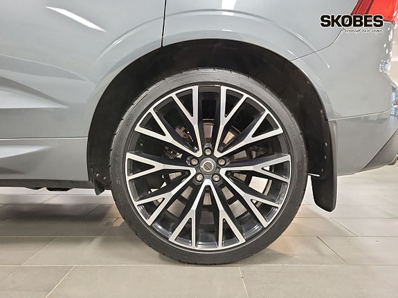 Volvo XC60 19 of 22