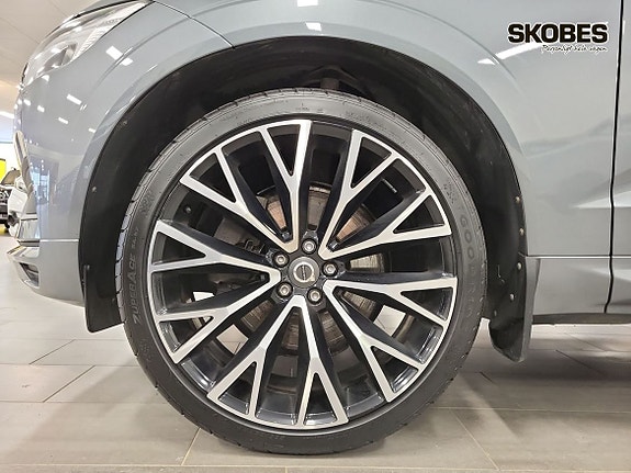 Volvo XC60 17 of 22