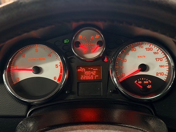 Peugeot 207 SW 11 of 14