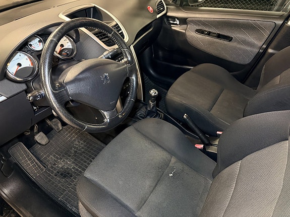 Peugeot 207 SW 10 of 14