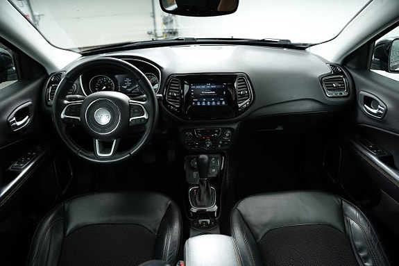 Jeep Compass 14 of 24