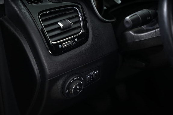 Jeep Compass 17 of 24