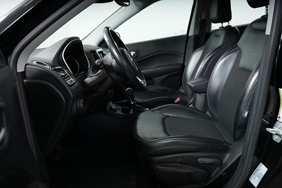 Jeep Compass 12 of 24