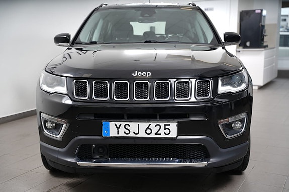 Jeep Compass 8 of 24