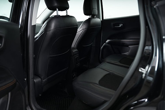 Jeep Compass 13 of 24