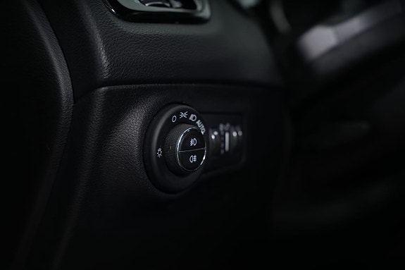 Jeep Compass 18 of 24
