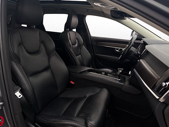 Volvo V90 Cross Country 16 of 30