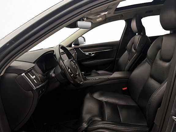 Volvo V90 Cross Country 13 of 30