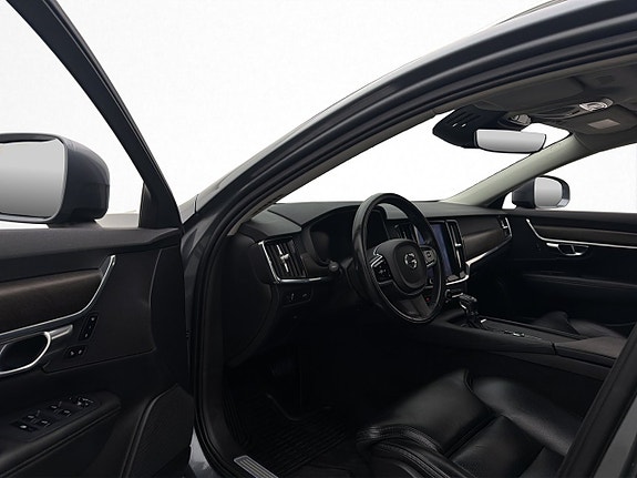 Volvo V90 Cross Country 12 of 30
