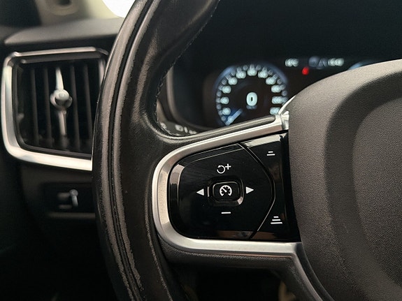 Volvo V90 Cross Country 14 of 30