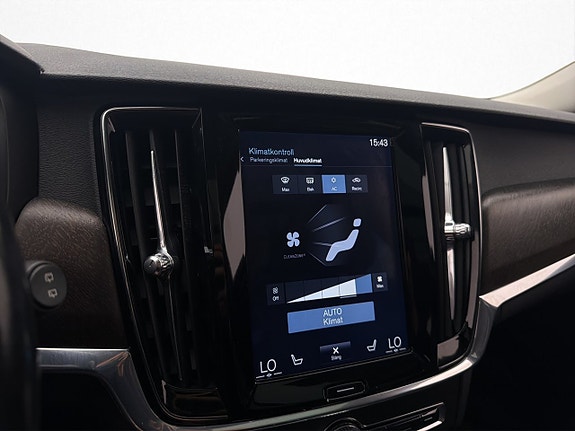 Volvo V90 Cross Country 27 of 30