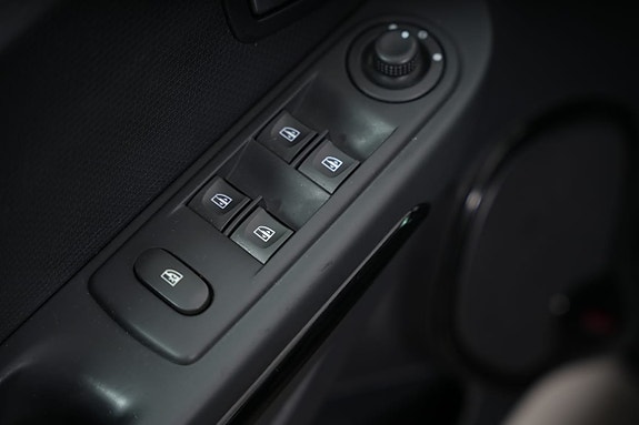 Renault Clio 20 of 23