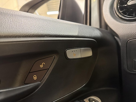 Mercedes-Benz Vito 110 17 of 21