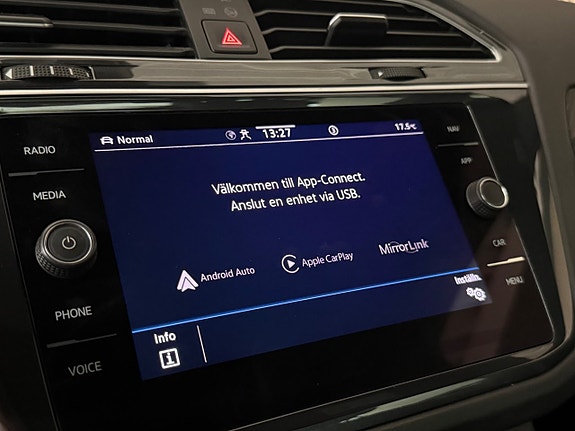 Volkswagen Tiguan 24 of 27