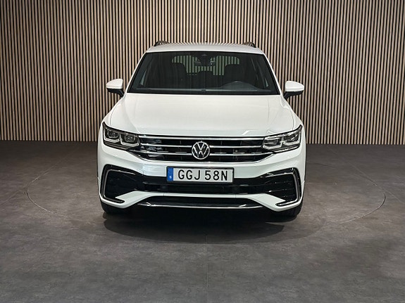 Volkswagen Tiguan 9 of 27