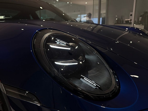 Porsche 911 Carrera 4 GTS 8 of 24