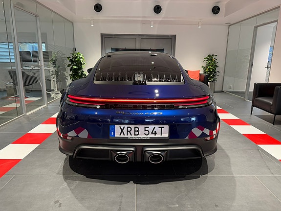 Porsche 911 Carrera 4 GTS 4 of 24