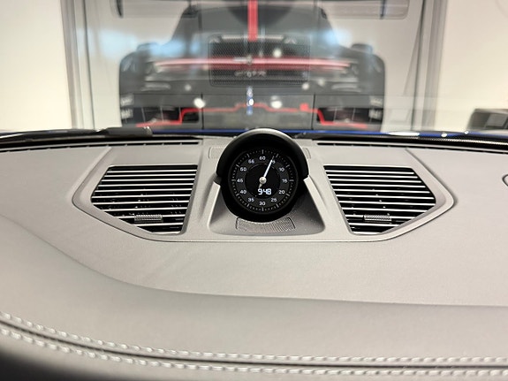 Porsche 911 Carrera 4 GTS 16 of 24