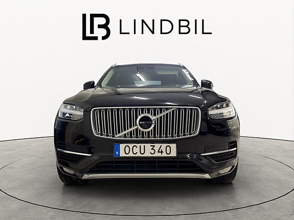 Volvo XC90 2 of 26