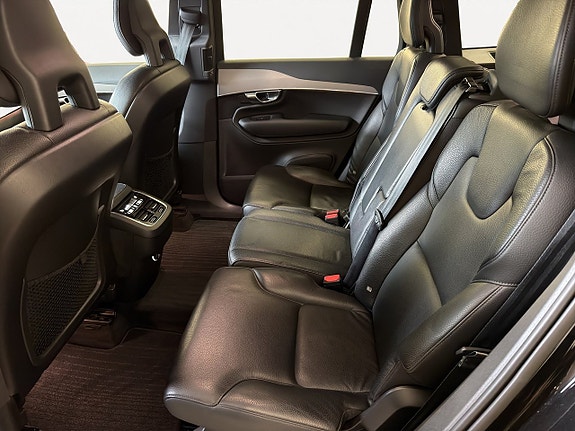 Volvo XC90 13 of 26