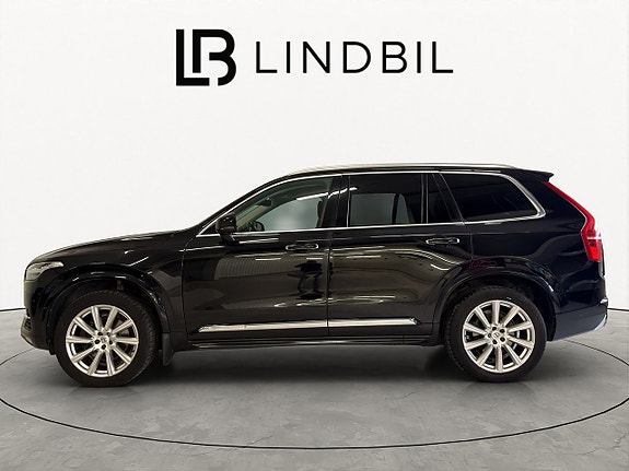 Volvo XC90 3 of 26