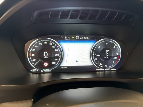 Volvo XC90 11 of 26