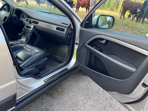 Volvo XC70 7 of 10