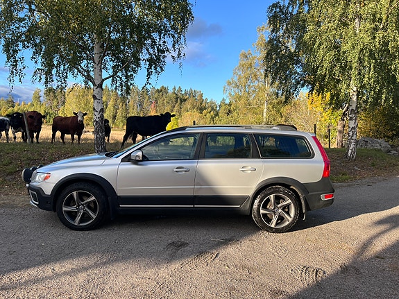 Volvo XC70 3 of 10