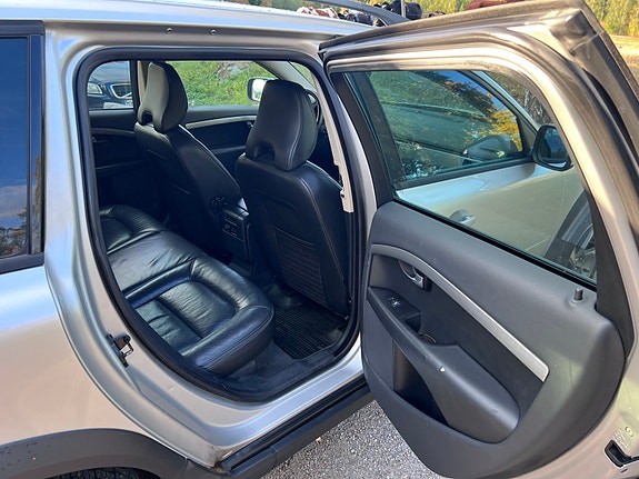 Volvo XC70 6 of 10