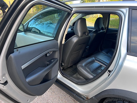 Volvo XC70 8 of 10