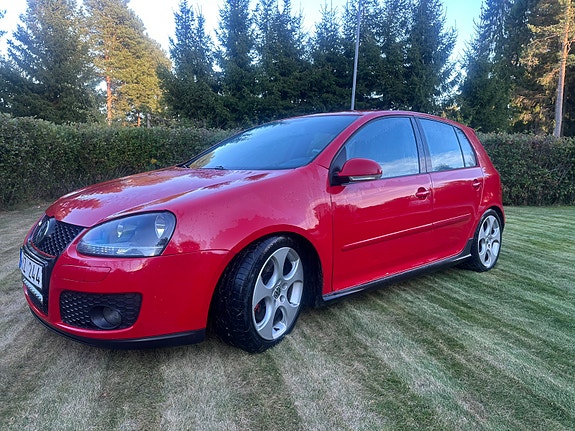 Volkswagen Golf V 2 of 6