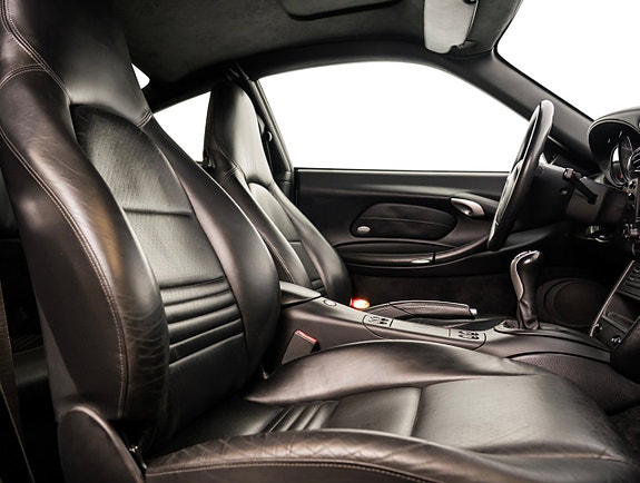 Porsche 911 Carrera 28 of 29