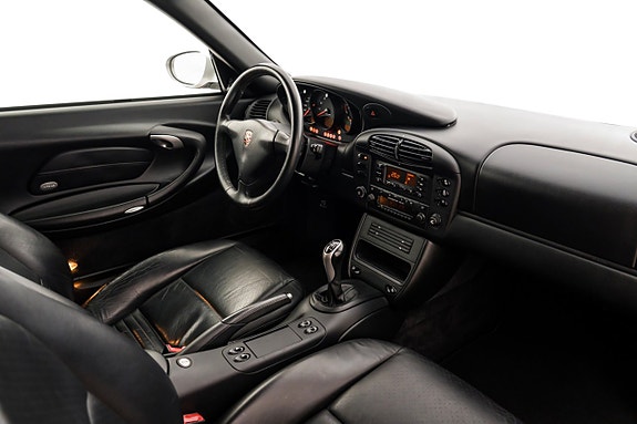 Porsche 911 Carrera 25 of 29