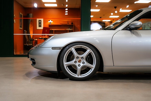 Porsche 911 Carrera 8 of 29