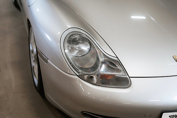 Porsche 911 Carrera 12 of 29