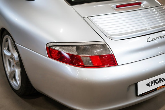 Porsche 911 Carrera 13 of 29