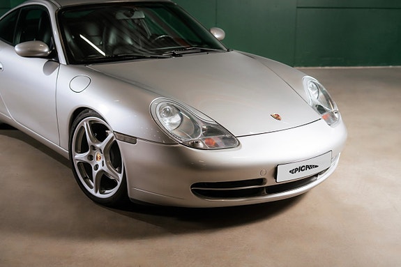 Porsche 911 Carrera 11 of 29