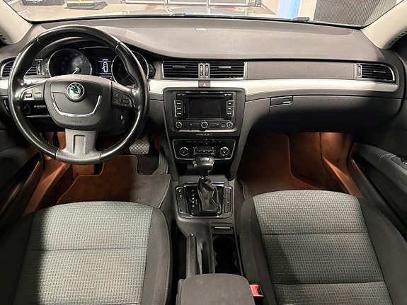 Skoda Superb 10 of 12