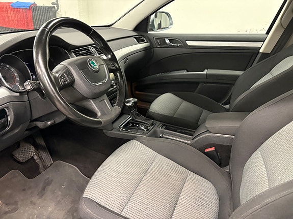 Skoda Superb 11 of 12
