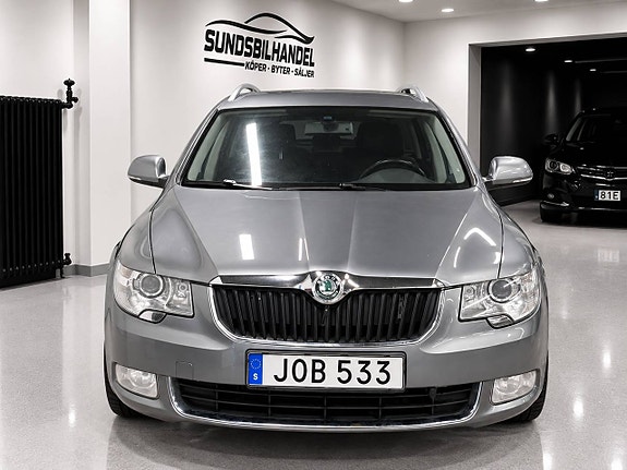 Skoda Superb 2 of 12