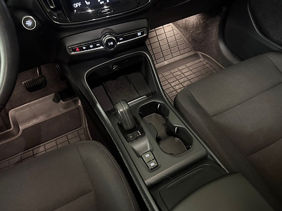 Volvo XC40 14 of 26