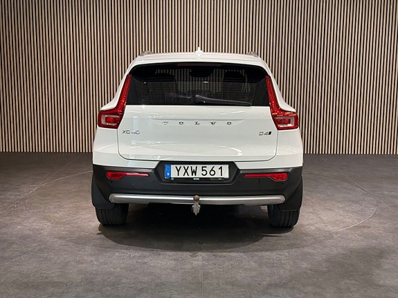 Volvo XC40 5 of 26