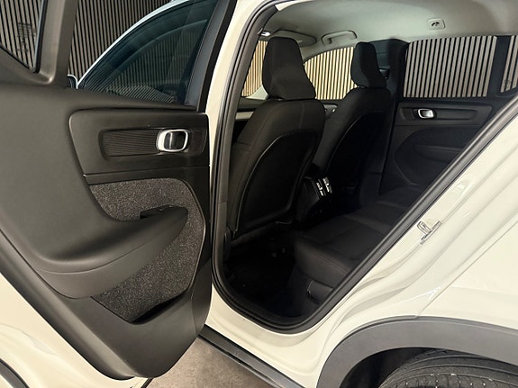 Volvo XC40 15 of 26